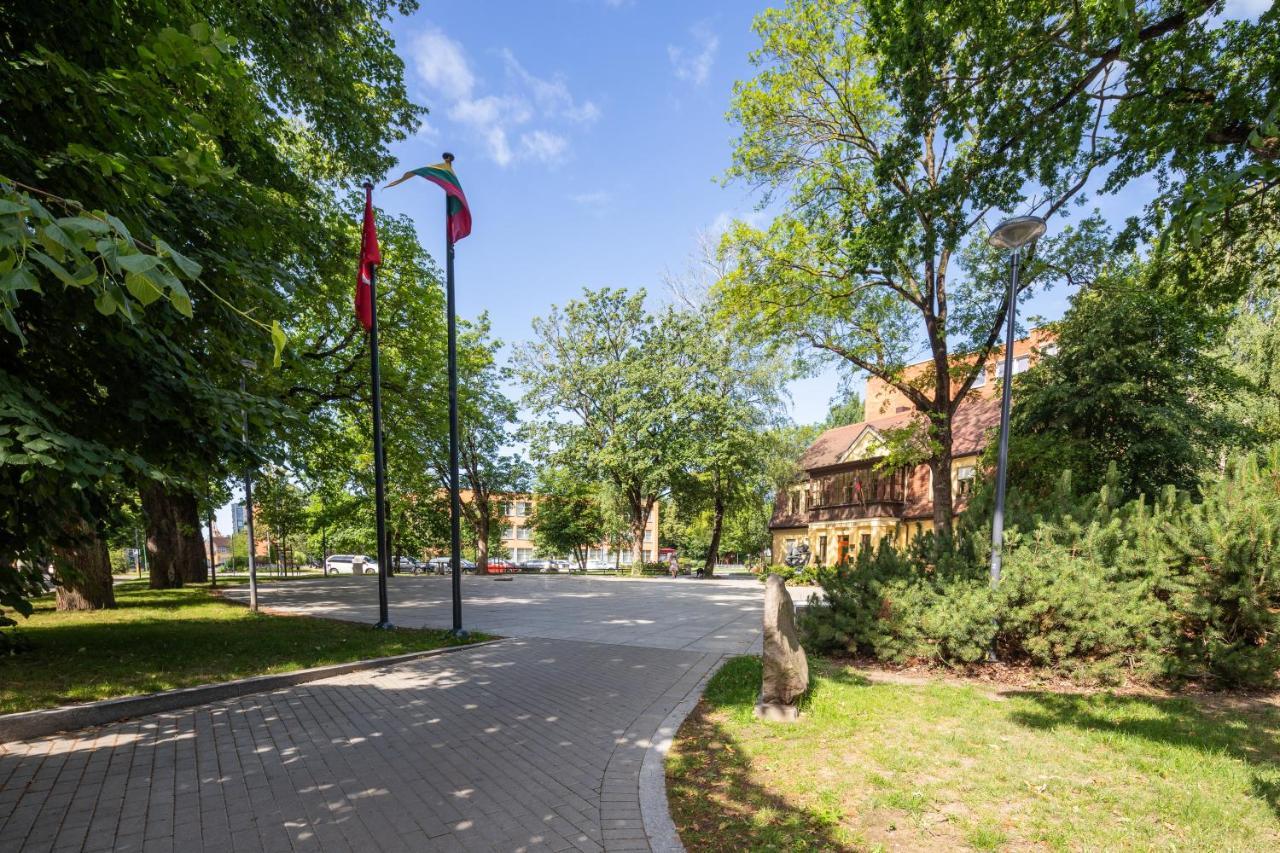 Green House Downtown Apartments With Private Free Parking And Bike Storage Klaipeda Luaran gambar
