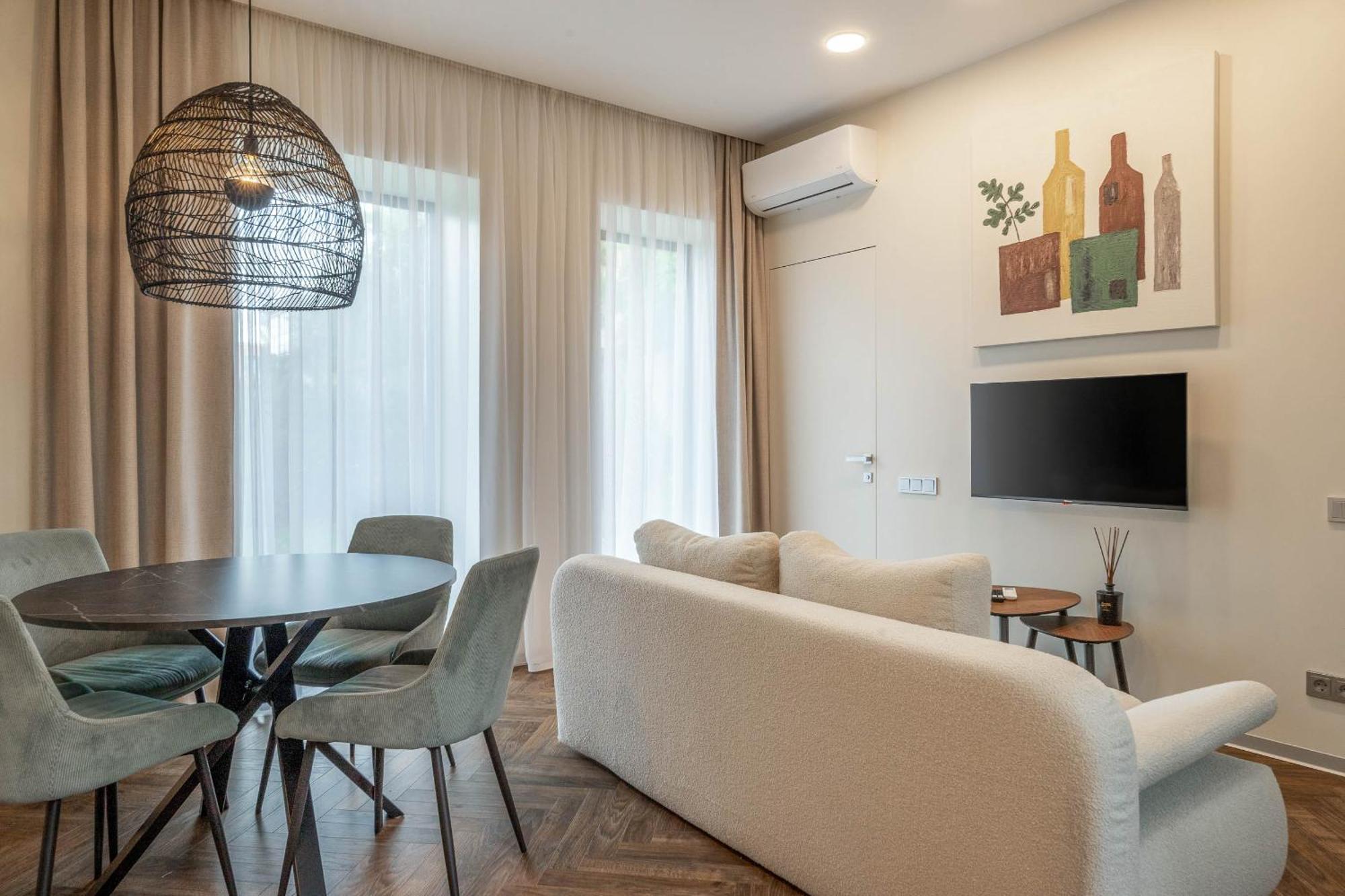 Green House Downtown Apartments With Private Free Parking And Bike Storage Klaipeda Luaran gambar