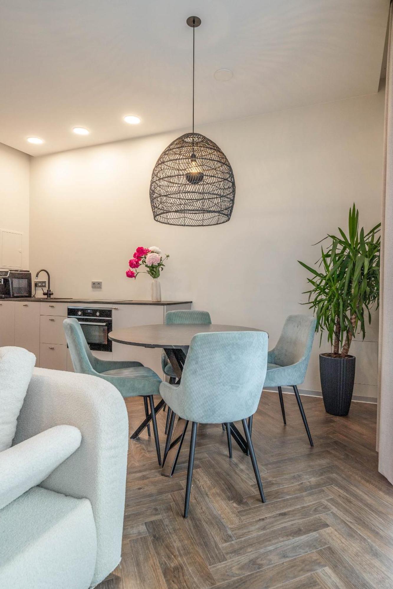 Green House Downtown Apartments With Private Free Parking And Bike Storage Klaipeda Luaran gambar