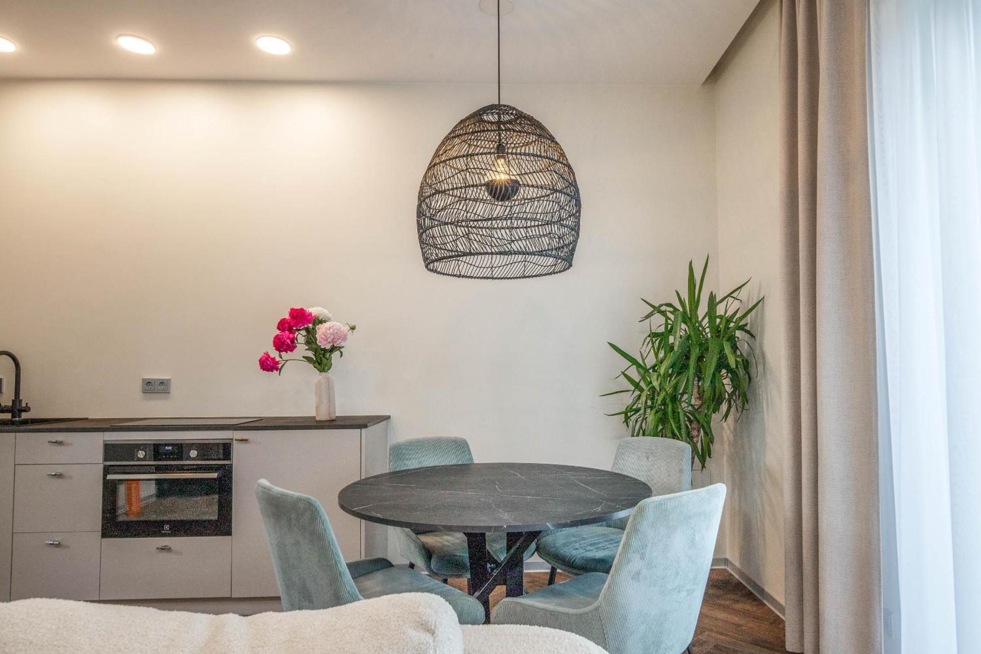 Green House Downtown Apartments With Private Free Parking And Bike Storage Klaipeda Luaran gambar